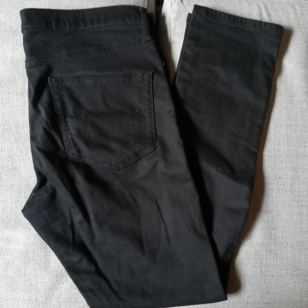NWOT Black Stretch skinny jeans